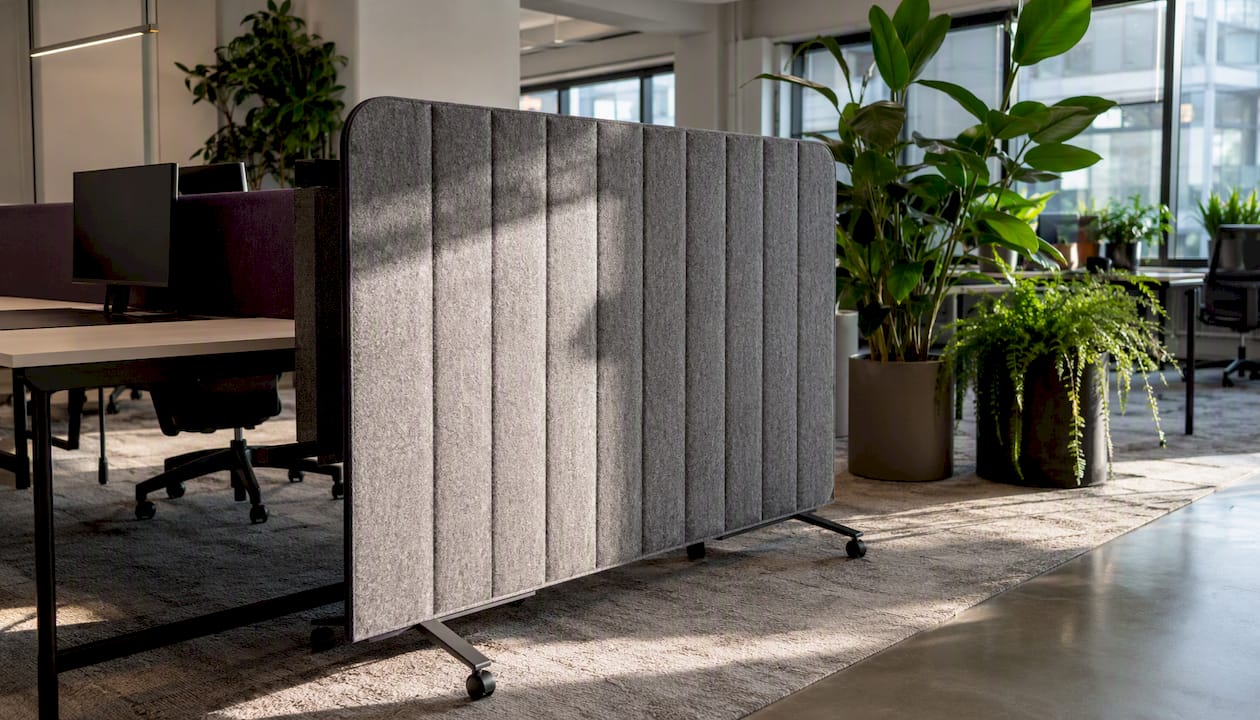 Movable acoustic partition and plants in office